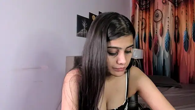 Deanerys Adlı Modelin Canlı XXX Sohbeti