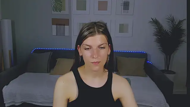 AnnaThorne Adlı Modelin Canlı XXX Sohbeti