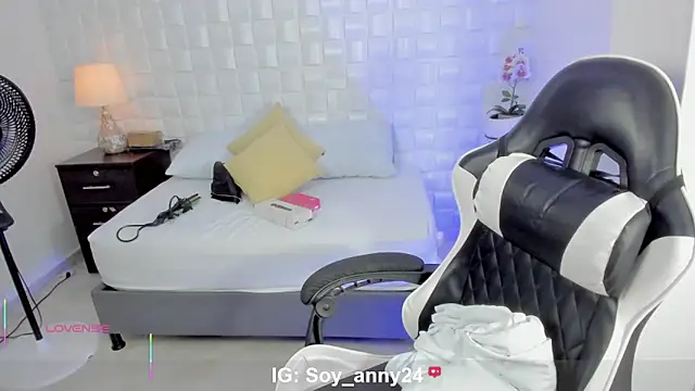 anny_rouse24: απευθείας συνομιλία ΧΧΧ