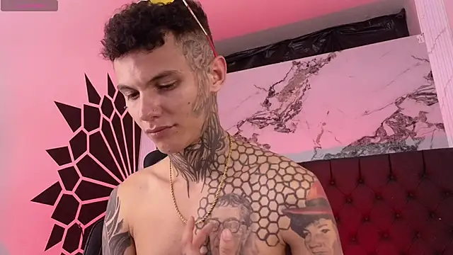 Paulo_527 Adlı Modelin Canlı XXX Sohbeti