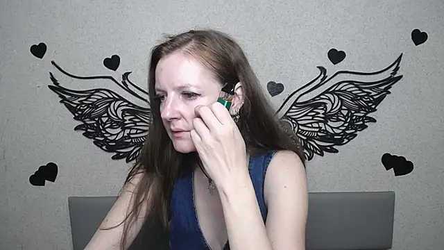 XXX chat uživo modela MeganPirs