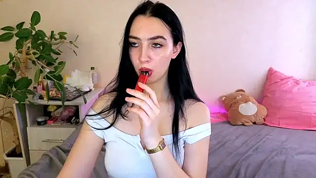 WildKittenX_'s Live XXX Chat