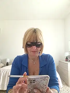 Gattina74 – webcam-show