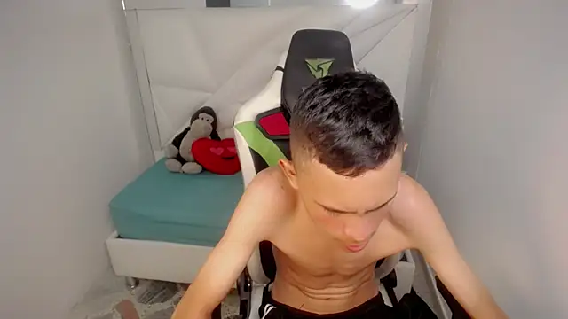 sombra_18 webcam show