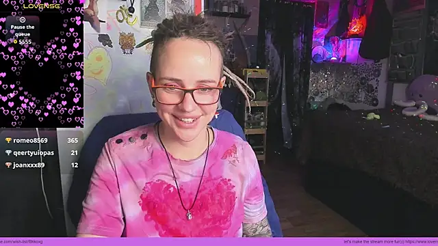 XXX chat uživo modela LisaFoxy_y