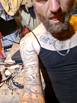 bearded_cross webcam show