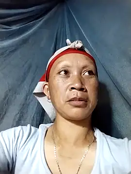 Heli_pusy Adlı Modelin Canlı XXX Sohbeti