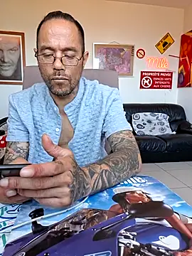 Mr_Graffitimile élő XXX-chatje