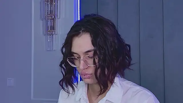 VioletAsh Adlı Modelin Canlı XXX Sohbeti