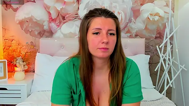 MiraSwee Adlı Modelin Canlı XXX Sohbeti