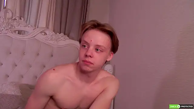 SimonWarner Adlı Modelin Canlı XXX Sohbeti