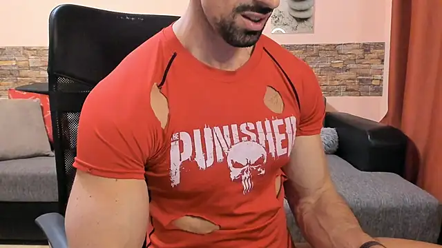 HotHunkTrainer's Live XXX Chat