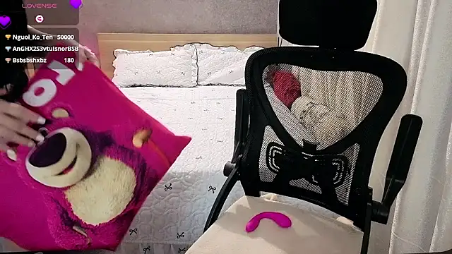 JENNIE-16 – Kamerová šou