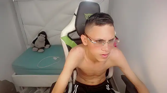 sombra_18 Webcam Show