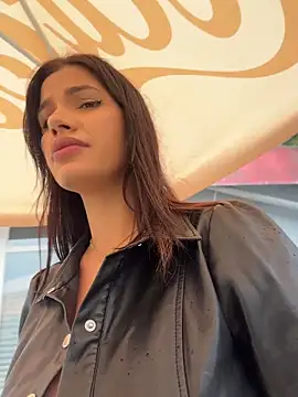 RaniaSnow Chat XXX live