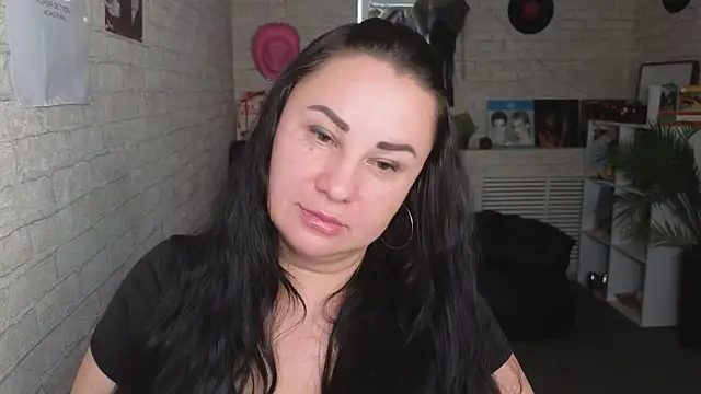 Онлайн чат XXX Mia_Misteryy