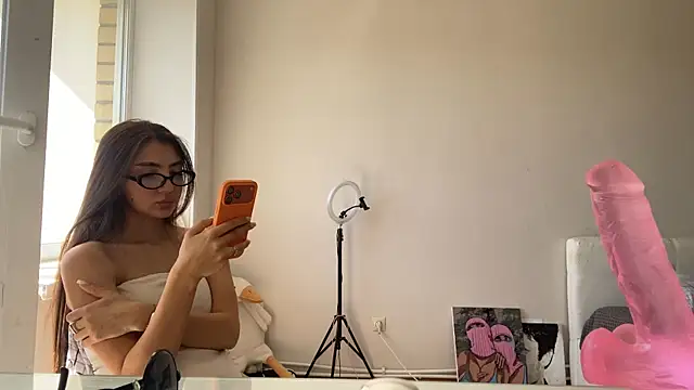 AlvinaMair Adlı Modelin Canlı XXX Sohbeti
