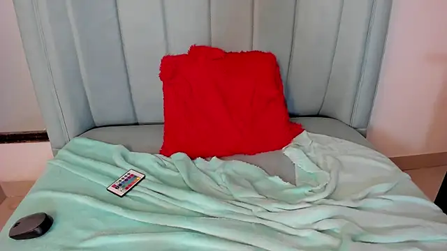 LittleNerd18 Webcam Show
