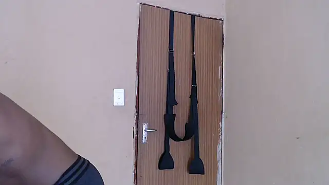 xSATIVAx Adlı Modelin Canlı XXX Sohbeti