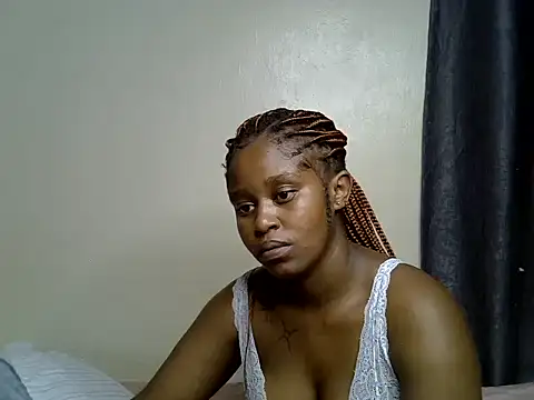 Pettite_gal Show in webcam