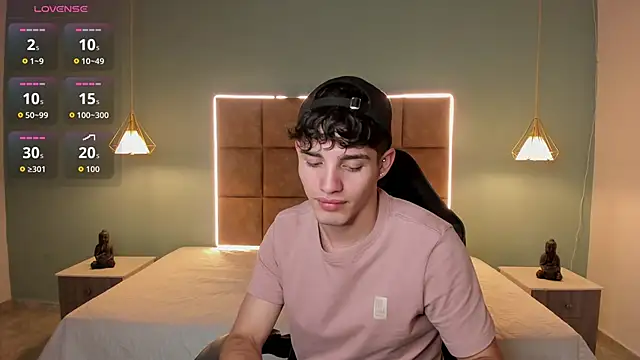 AlejooTwink's Live XXX Chat