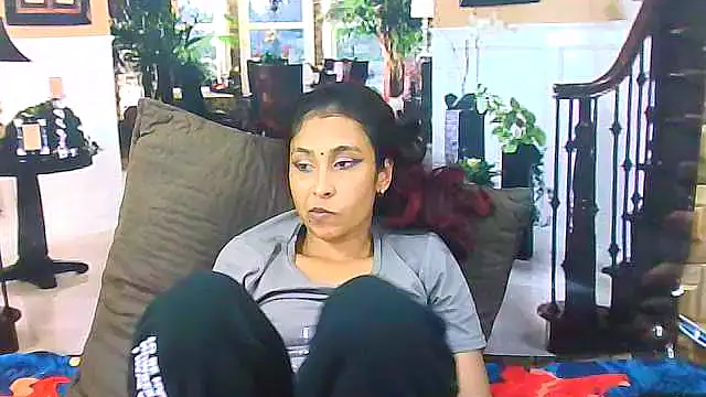 Chatroom XXX en direct de IndianSexyButt