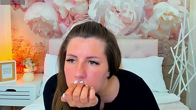 MiraSwee – Live XXX-chat