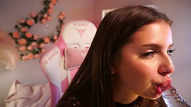 EvaBloomm's Live XXX Chat