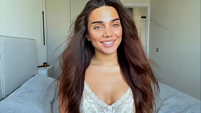 MelindaReny Adlı Modelin Canlı XXX Sohbeti
