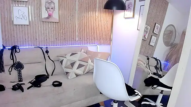Pokazy przed kamerką – RACHEL_EV