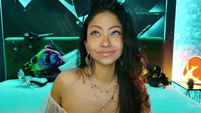 Chat XXX en directo de ElyaQuinn