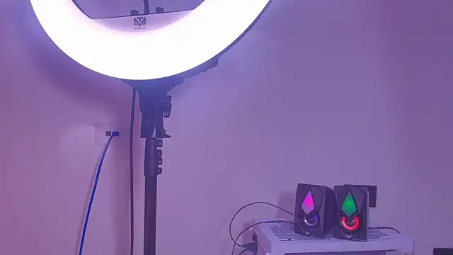 abbyrouss_ élő XXX-chatje