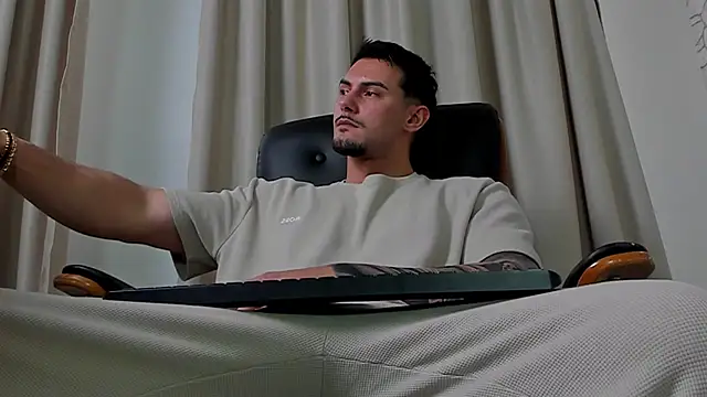 Онлайн чат XXX ClintMasters