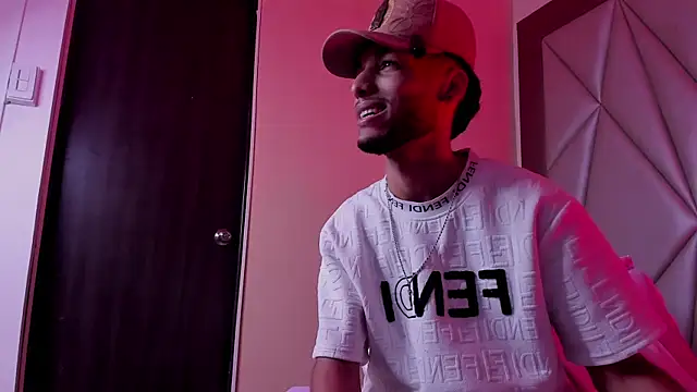 Thiagoferreti's Webcam Show