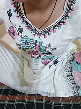 Naughty_Ada Adlı Modelin Canlı XXX Sohbeti