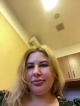 XXX chat uživo modela Passion-Blondy
