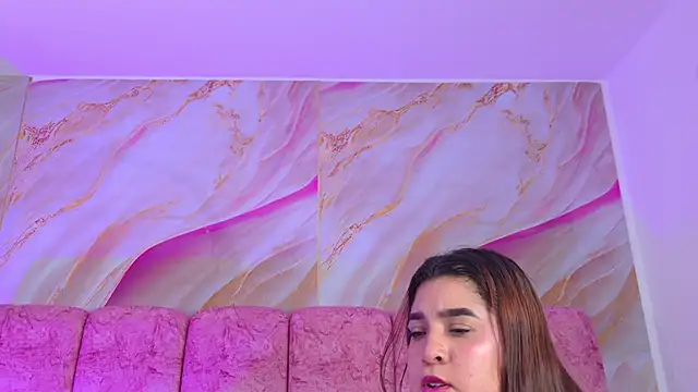 emmacurvy live XXX chat
