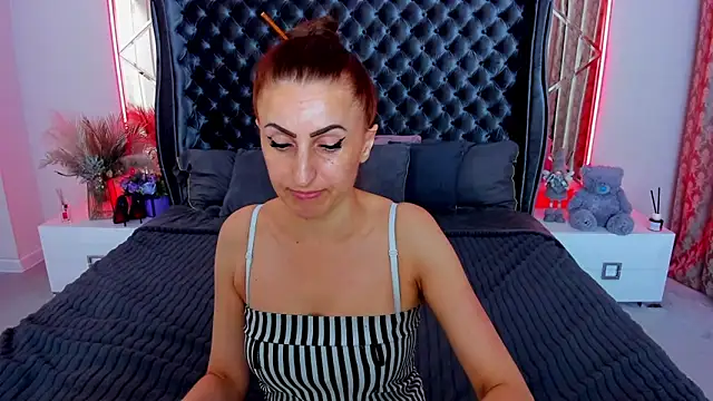 Rebecca_Diamond Adlı Modelin Canlı XXX Sohbeti