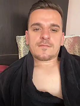 Huge_cock22cm Adlı Modelin Web Kamerası Şovu