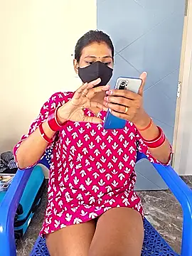 Priya_04's Live XXX Chat
