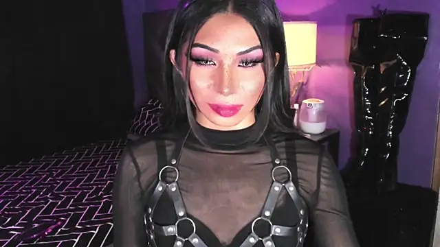 MaxxineMorenaTs Pertunjukan Webcam