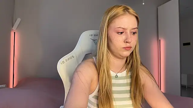 Онлайн чат XXX Monikacutie