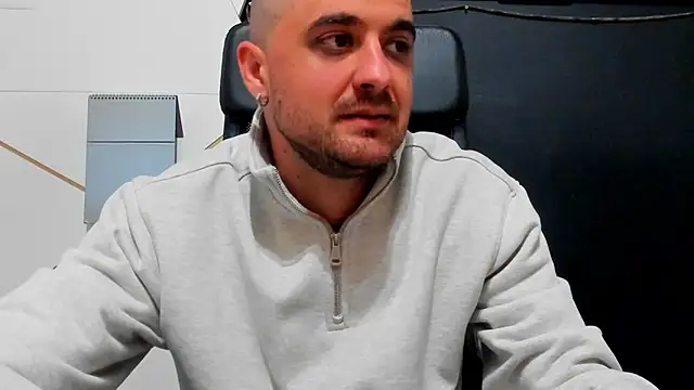 JamesMyerss Adlı Modelin Canlı XXX Sohbeti