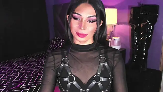 MaxxineMorenaTs Webcamshow