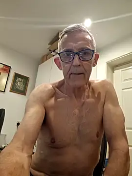 nakedcarpenteruk: διαδικτυακό σόου στην κάμερα