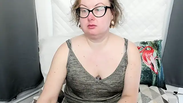 dirtyBonnie Show in webcam