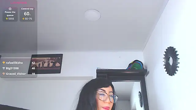 Vicky_hotmilf 即時 XXX 聊天