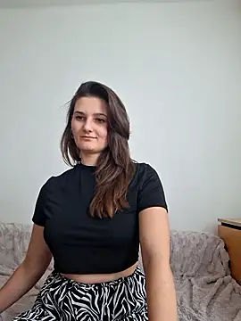 Nika_aa Adlı Modelin Canlı Sohbet Odası