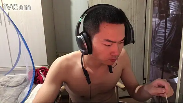 Chatroom XXX en direct de dyjdddttj