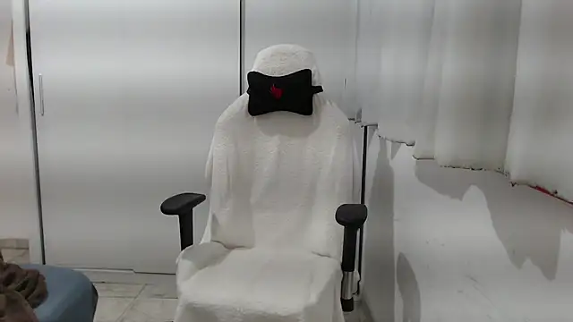 GiMilf's Live XXX Chat